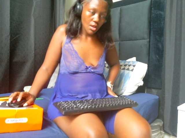 TyrasexyEyes live cam on BongaCams
