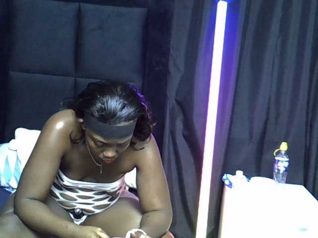 TyrasexyEyes live cam on BongaCams