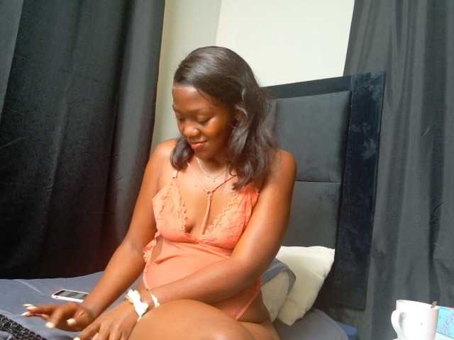 TyrasexyEyes live cam on BongaCams