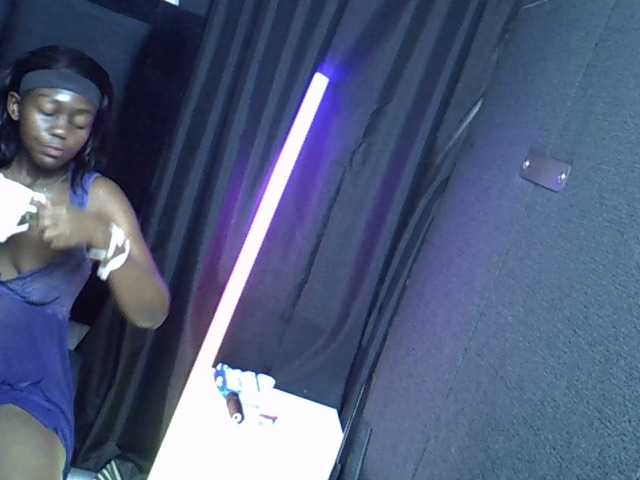 TyrasexyEyes