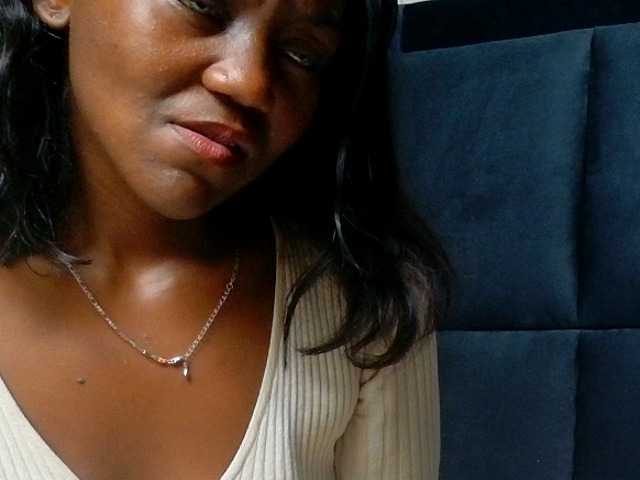 TyrasexyEyes live cam on BongaCams