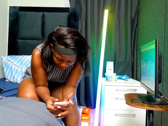 TyrasexyEyes