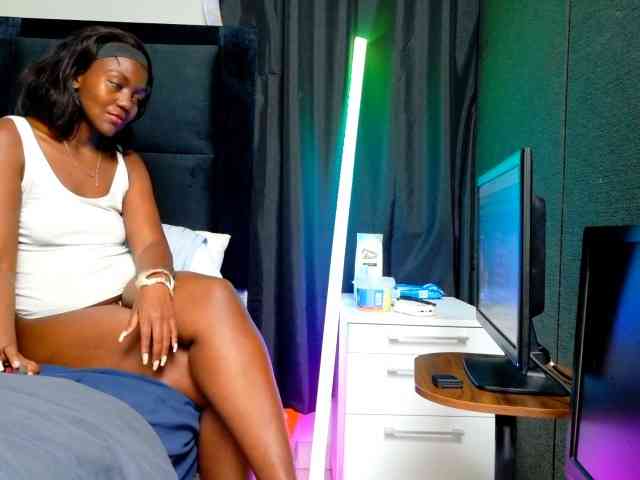 TyrasexyEyes webcam