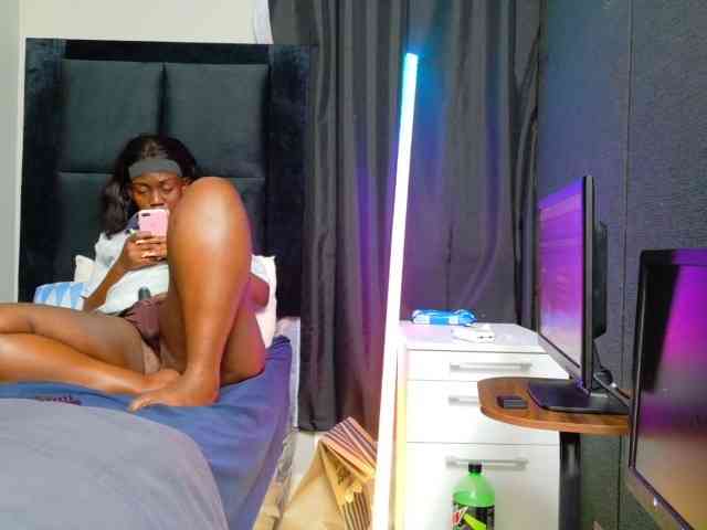 TyrasexyEyes webcam