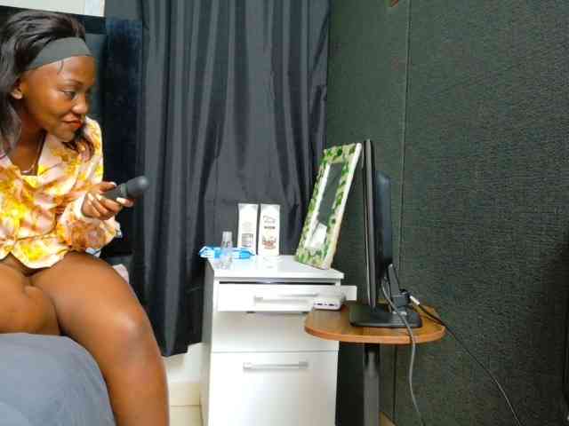 TyrasexyEyes webcam