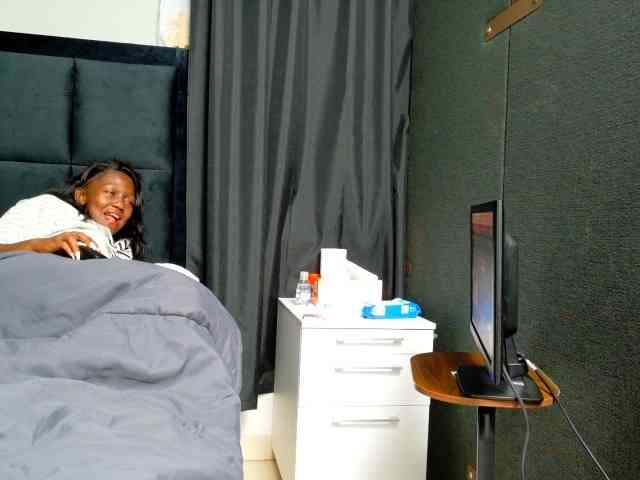 TyrasexyEyes webcam
