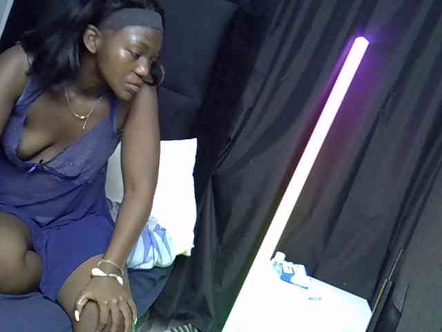 TyrasexyEyes webcam