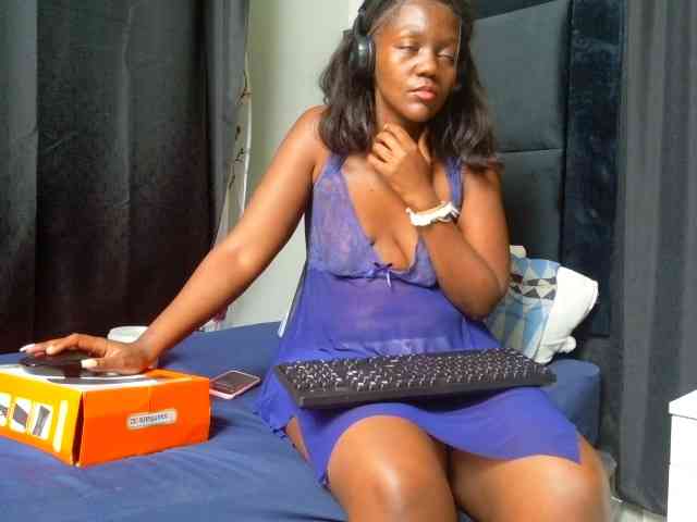 TyrasexyEyes webcam