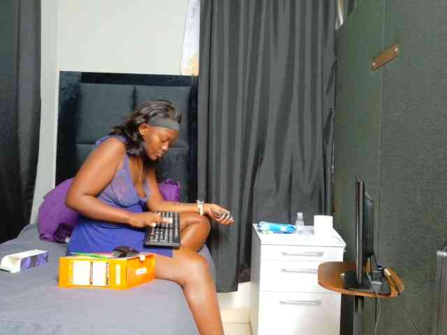 TyrasexyEyes webcam