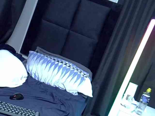 TyrasexyEyes webcam