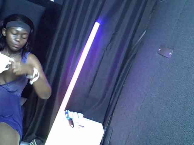 TyrasexyEyes webcam
