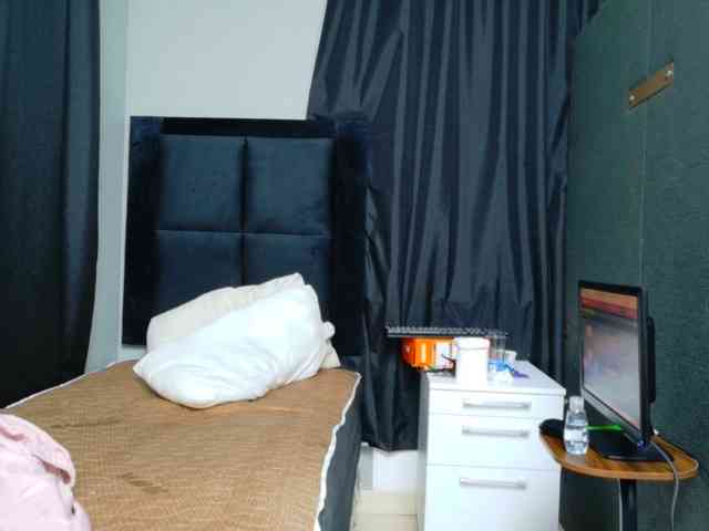 TyrasexyEyes webcam
