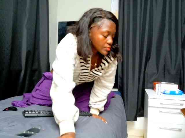 TyrasexyEyes webcam