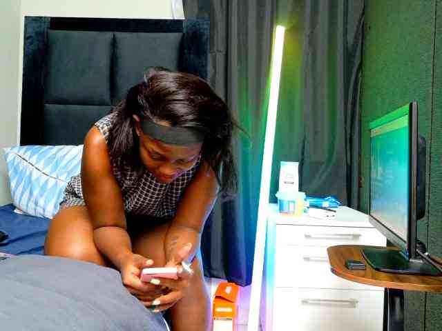 TyrasexyEyes
