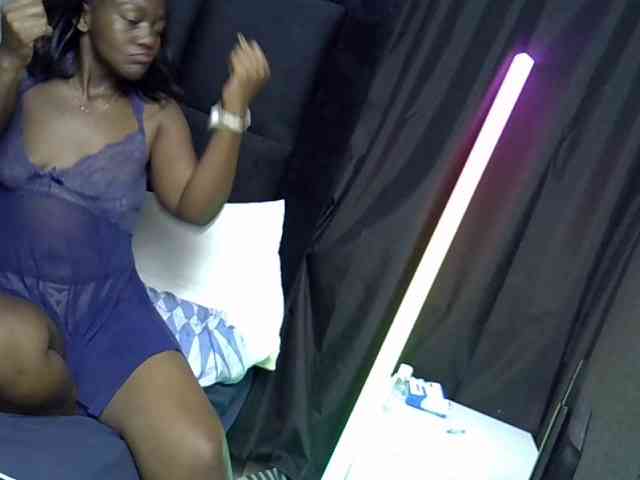 TyrasexyEyes webcam