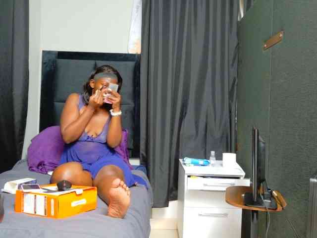 TyrasexyEyes webcam