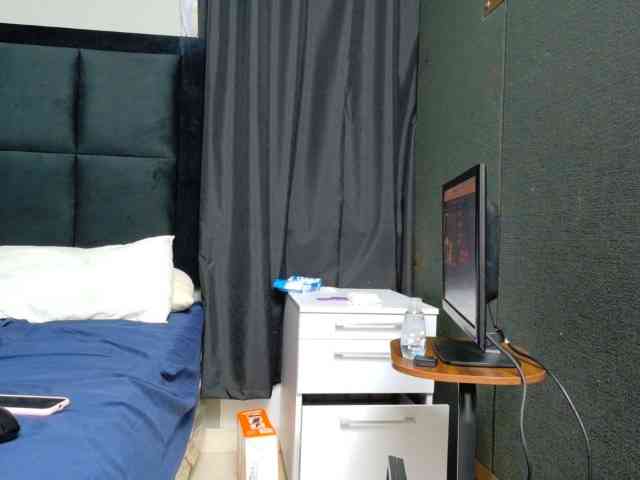 TyrasexyEyes webcam