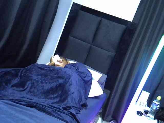 TyrasexyEyes webcam