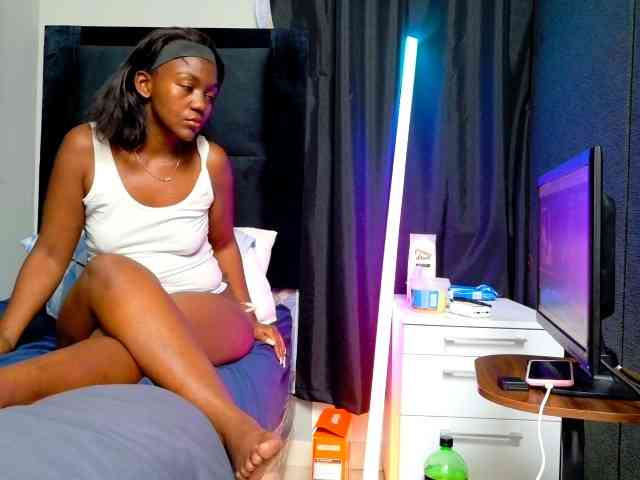 TyrasexyEyes webcam