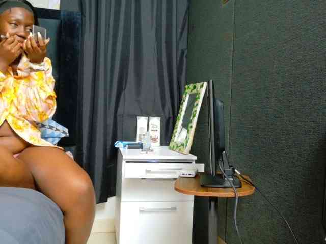 TyrasexyEyes webcam