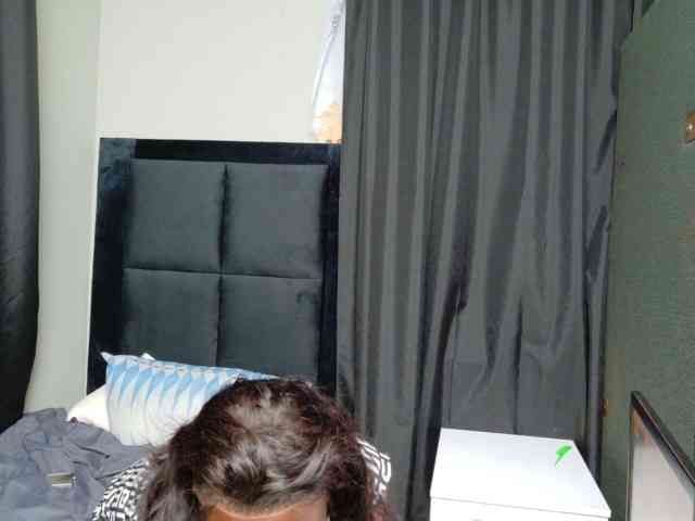 TyrasexyEyes webcam