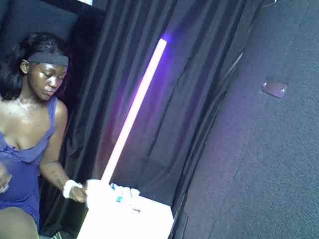 TyrasexyEyes webcam