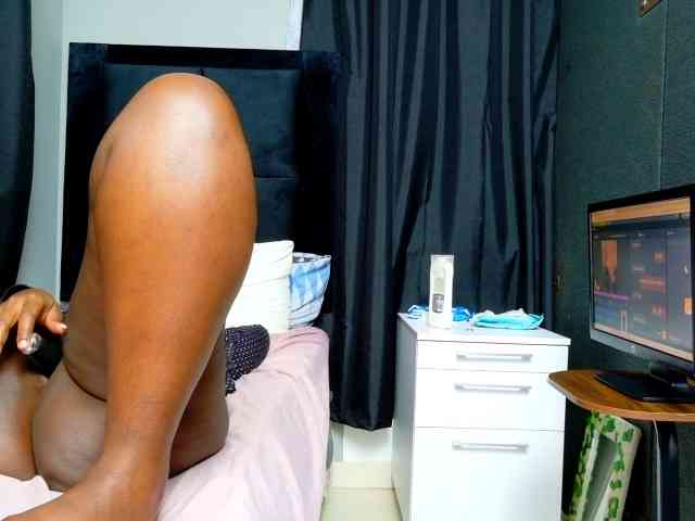 TyrasexyEyes webcam