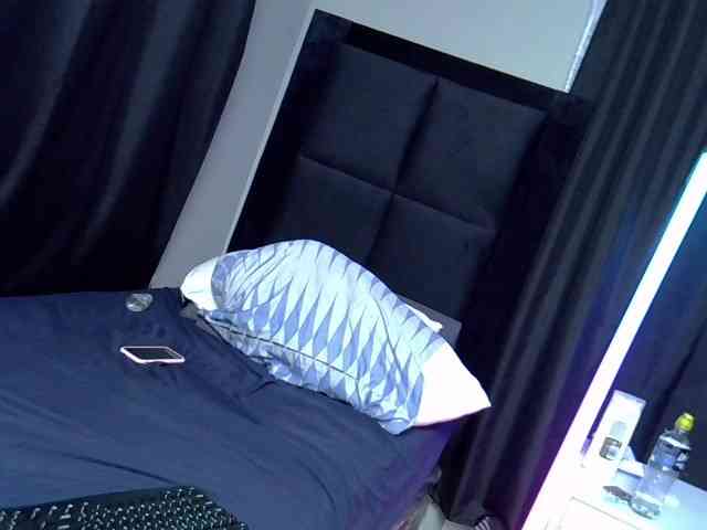 TyrasexyEyes webcam