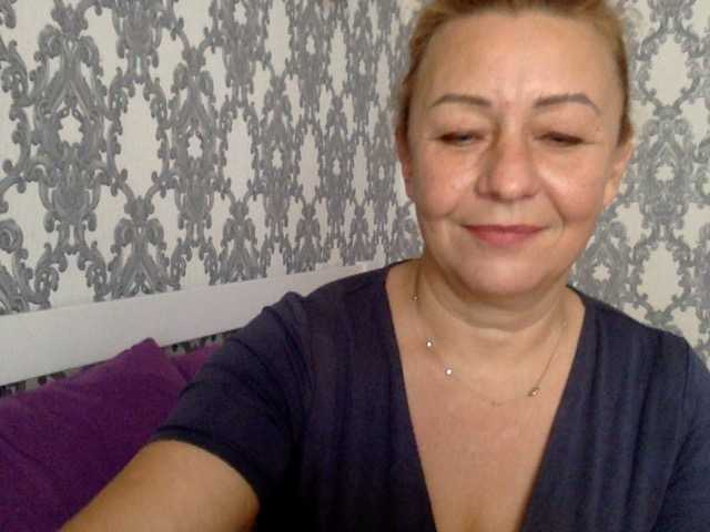 le modèle ALINIKA est en webcam porno dans un show sur le site bongacams, il possède les tags suivants: White/Caucasian,Redhead,Shaved