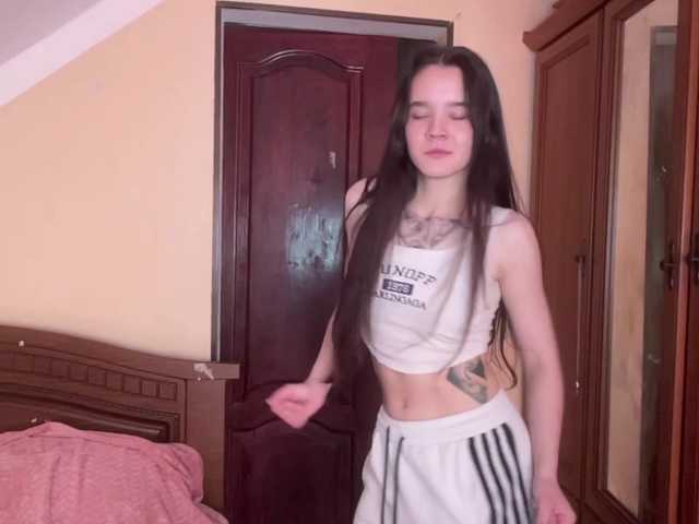 CathleenSaint live cam on BongaCams
