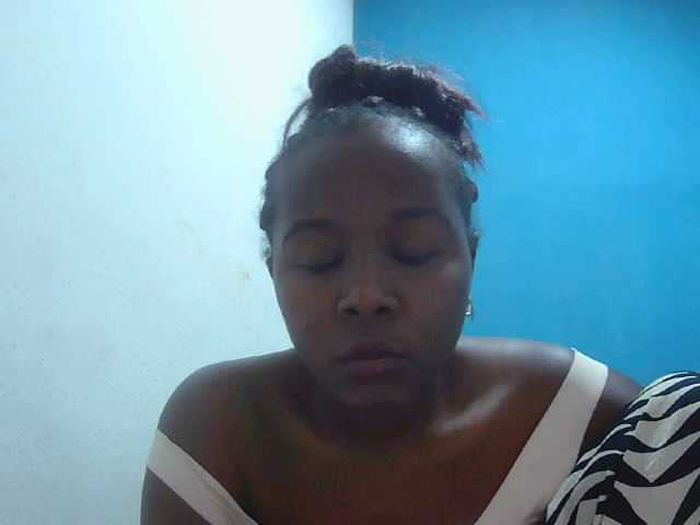 Tinah2 live cam preview