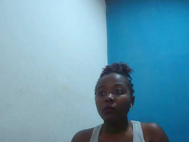 Tinah2 live cam on BongaCams