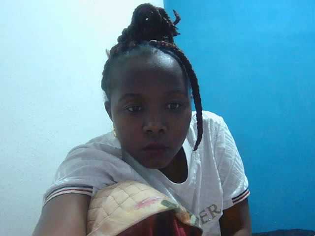 Tinah2 live cam on BongaCams