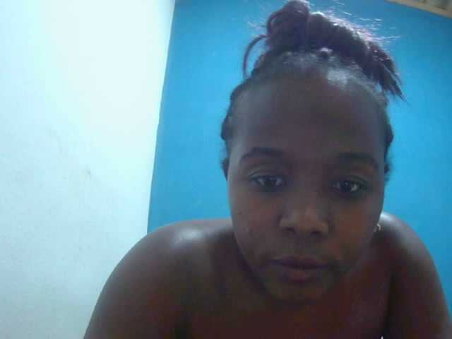 Tinah2 live cam on BongaCams