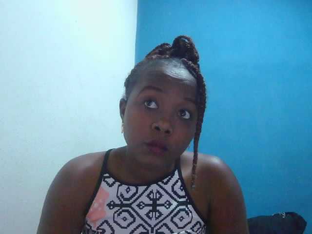 Tinah2 live cam on BongaCams