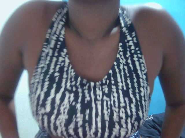 Tinah2 live cam on BongaCams