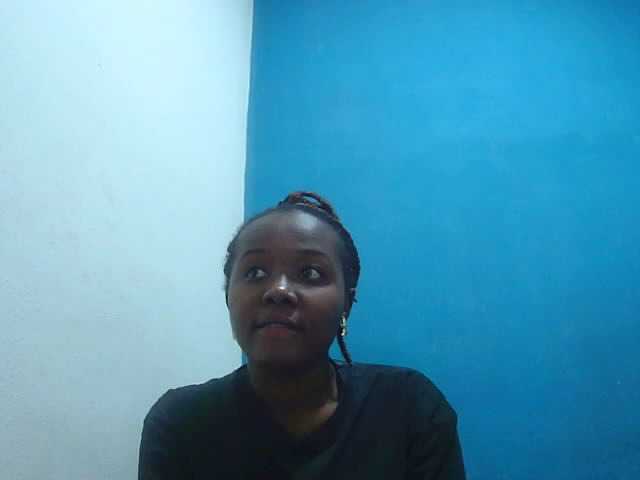 Tinah2 live cam on BongaCams