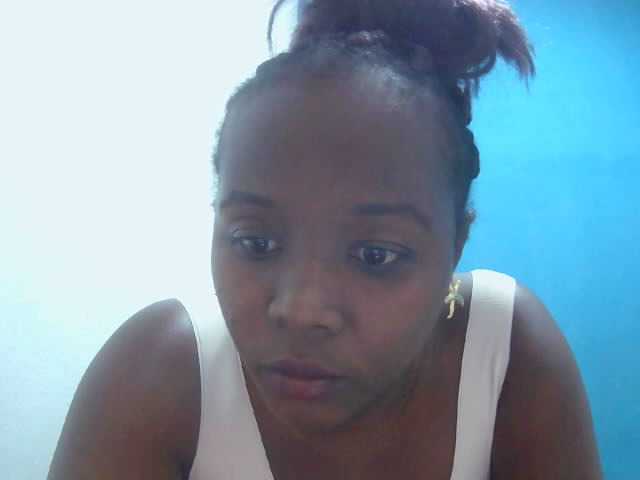 Tinah2 live cam on BongaCams