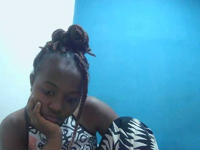 Tinah2 live cam on BongaCams