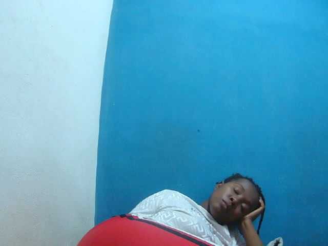 Tinah2 live cam on BongaCams