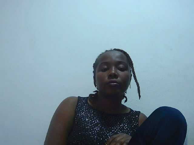 Tinah2 live cam on BongaCams