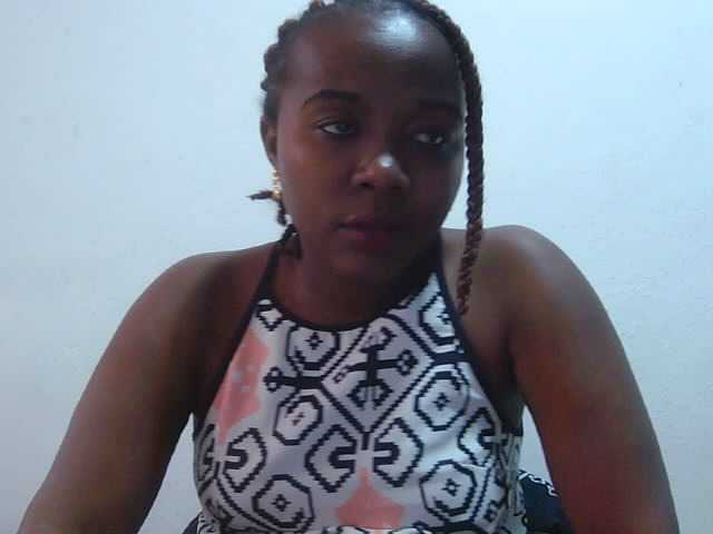 Tinah2 live cam on BongaCams