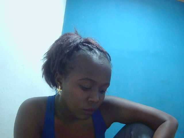Tinah2 live cam on BongaCams