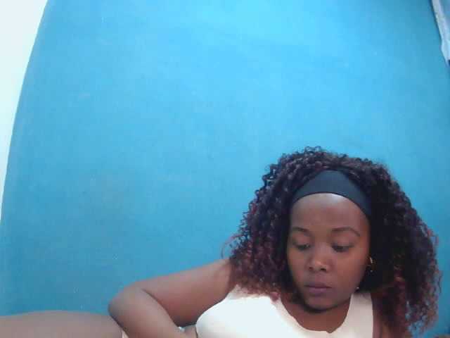 Tinah2 live cam on BongaCams