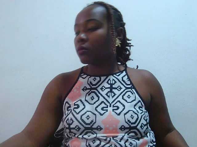 Tinah2 live cam on BongaCams