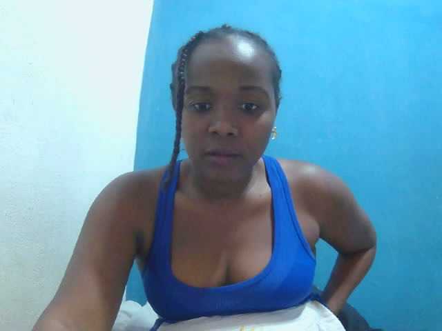 Tinah2 live cam on BongaCams