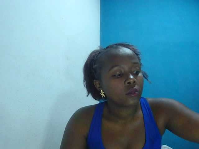 Tinah2 live cam on BongaCams