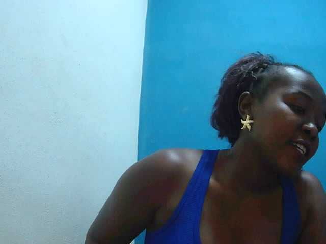 Tinah2 live cam preview