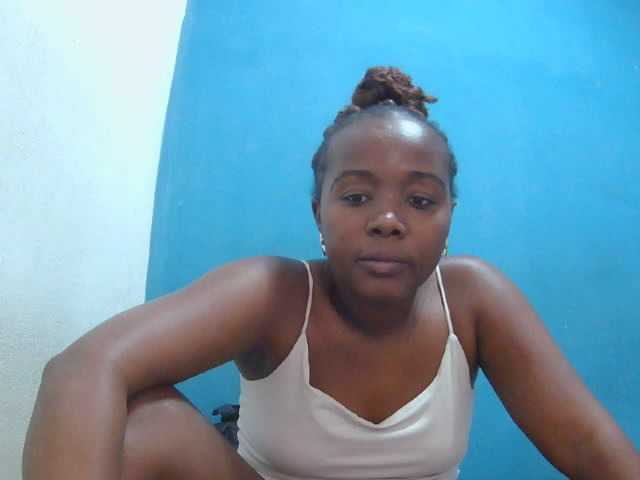 Tinah2 live cam on BongaCams