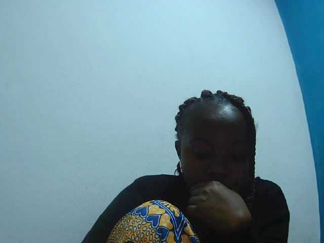 Tinah2 live cam on BongaCams